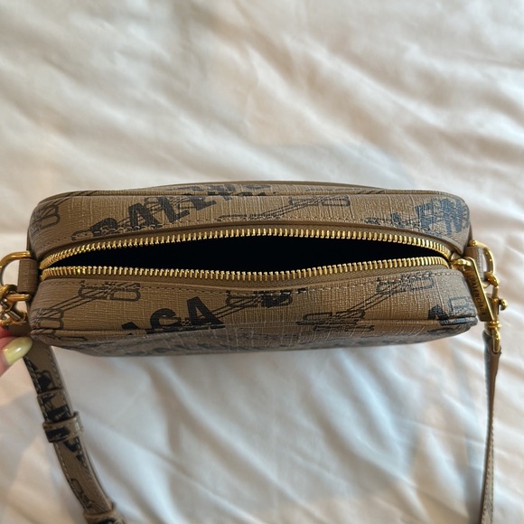 Balenciaga Logo Camera Bag - Picture 4 of 4